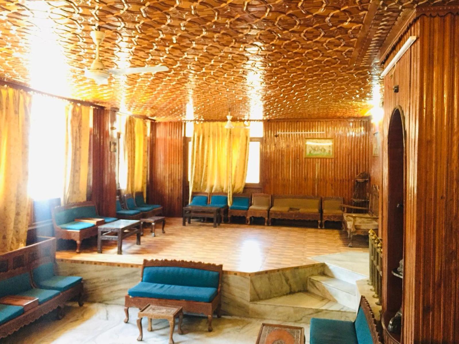 Kashmir Hill Town 호텔 Srīnagar 외부 사진