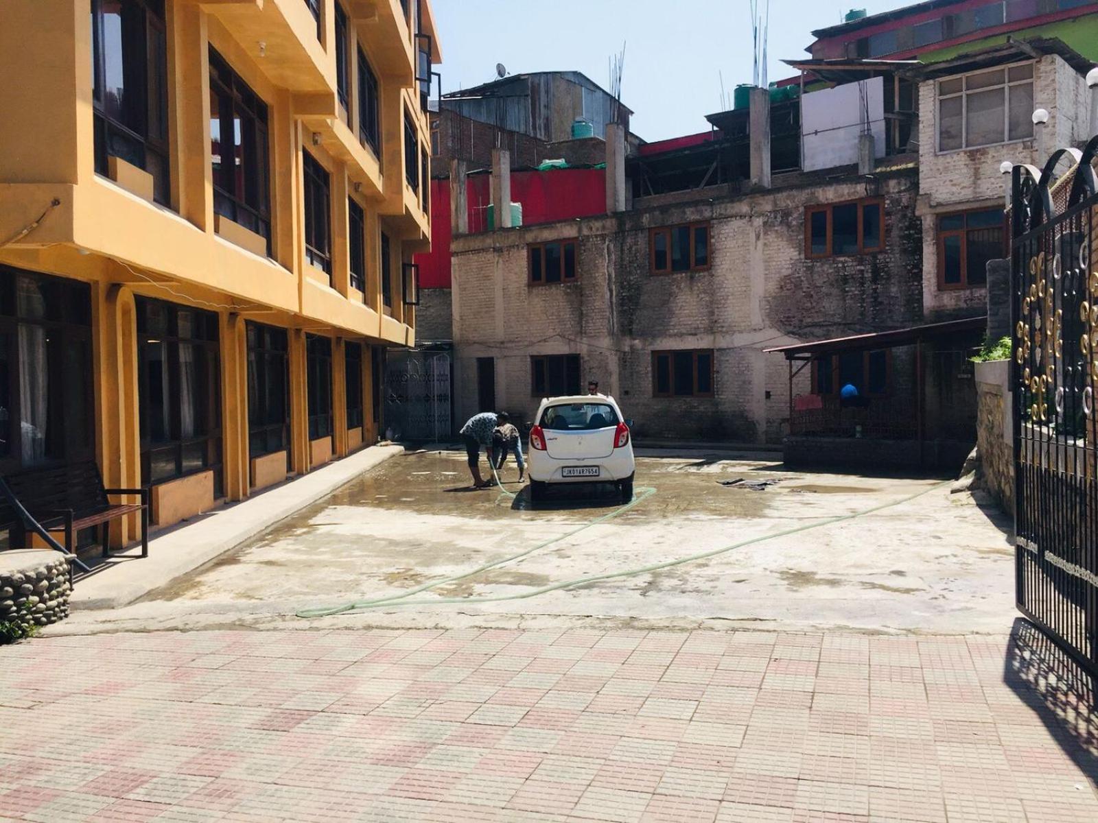 Kashmir Hill Town 호텔 Srīnagar 외부 사진