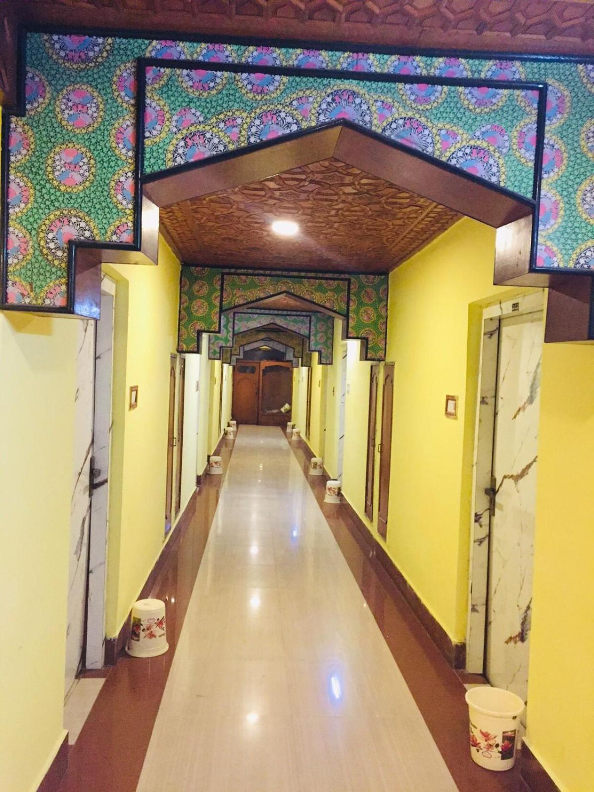 Kashmir Hill Town 호텔 Srīnagar 외부 사진